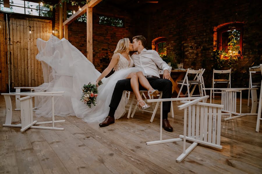 Fotógrafo de casamento Piotr Hołowienko (thisday). Foto de 8 de outubro 2021