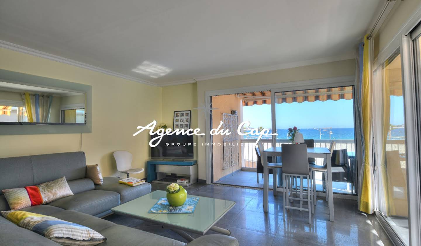 Apartment with terrace Frejus