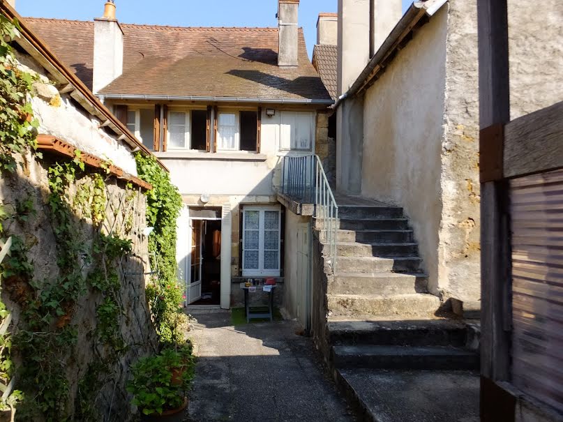 Vente maison 6 pièces 157 m² à Ainay-le-Château (03360), 60 000 €