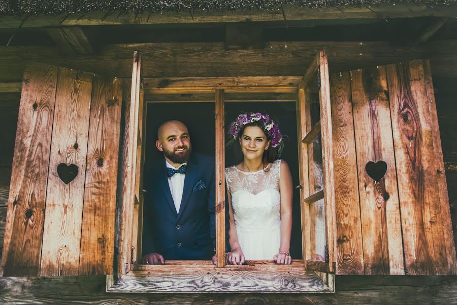 Wedding photographer Łukasz Rzeźnik (rzezniklu). Photo of 23 February 2020