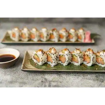 Spicy Salmon Uramaki