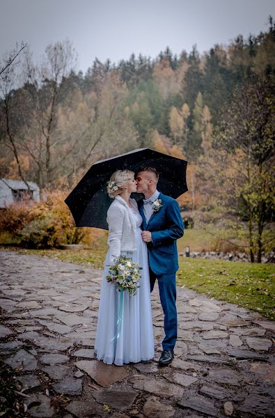 Düğün fotoğrafçısı Kateřina Kotoučková (stefifoto). 6 Aralık 2018 fotoları