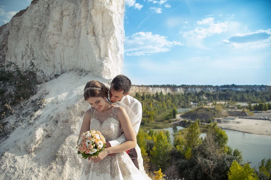 Bröllopsfotograf Vladislav Volkov (volkvrn). Foto av 6 maj 2019