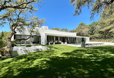 Villa avec piscine et jardin 2