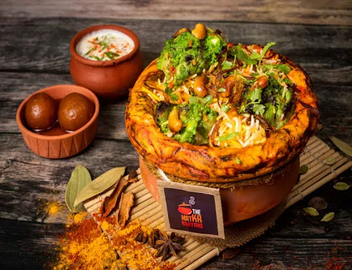 Matka Murgh Nawabi Biryani