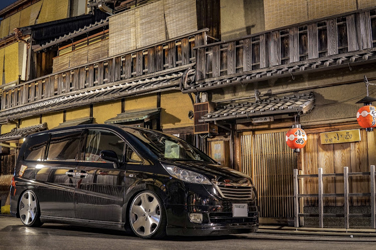 ステップワゴンの京都・コラボ・マークX・一眼レフ・夜間撮影に関するカスタム事例の投稿画像5枚目