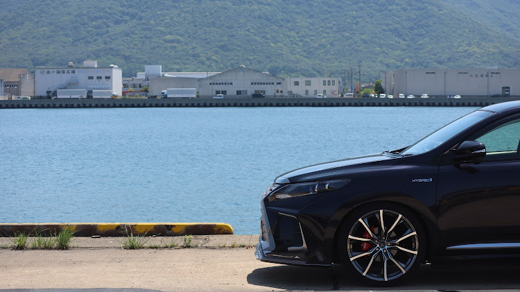 ハリアーのROJAM IRTGENIKver2・BLITZ・weds・Kranze VERAE713EVOに関するカスタム事例の投稿画像2枚目