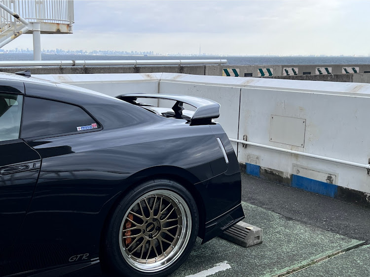 NISSAN GT-Rのスガスペック・BBS LM DG-BKBD・海ほたるパーキングエリア・Rと走る歓び・Rと共に走るに関するカスタム事例の投稿画像3枚目