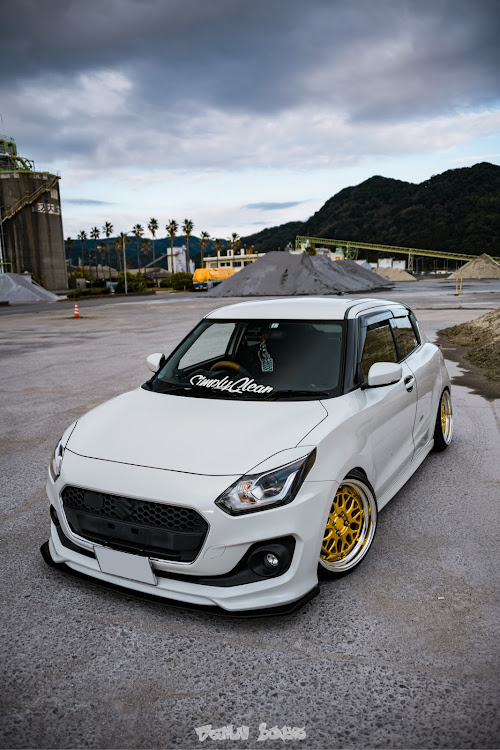 スカイラインのスイフトzc83s・本日のPICK UP！・DAMNBOYS・カメラマン・SeekerMXに関するカスタム事例の投稿画像2枚目