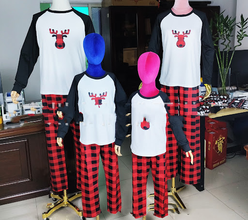 Title 6, Christmas Pajamas Parent-child Set, creating co...