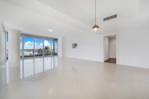 Apartment with pool 1