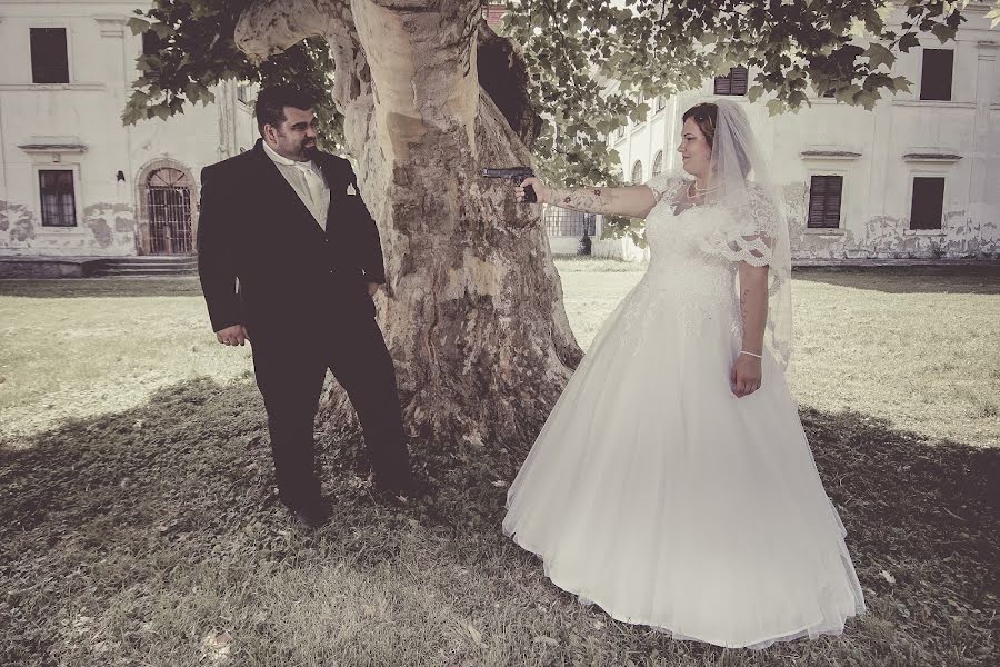 Fotografer pernikahan Péter Gábor Lőrincz (lorinczfoto). Foto tanggal 8 Maret 2020