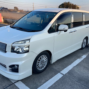 ヴォクシー ZRR70W