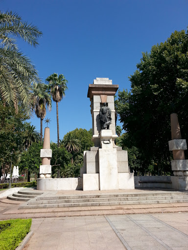 Estatua Lucio Anneo Séneca