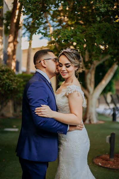 Fotografo di matrimoni Michelle Izarraraz (dmiaphotography1). Foto del 12 febbraio 2020