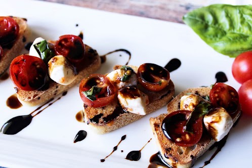 Bruschetta Caprese With Balsamic Vinegar Reduction