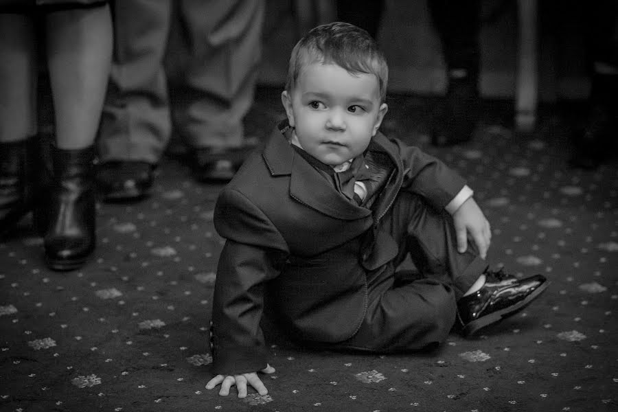 Fotógrafo de casamento Costin Tertess (costintertess). Foto de 13 de abril 2017