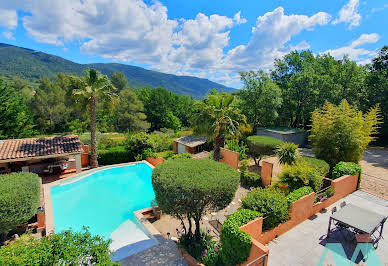 Maison avec piscine et terrasse 4