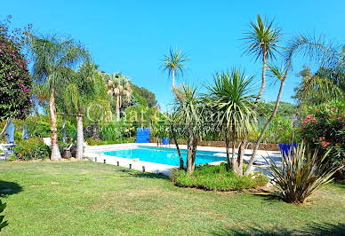 Villa avec piscine et terrasse 5