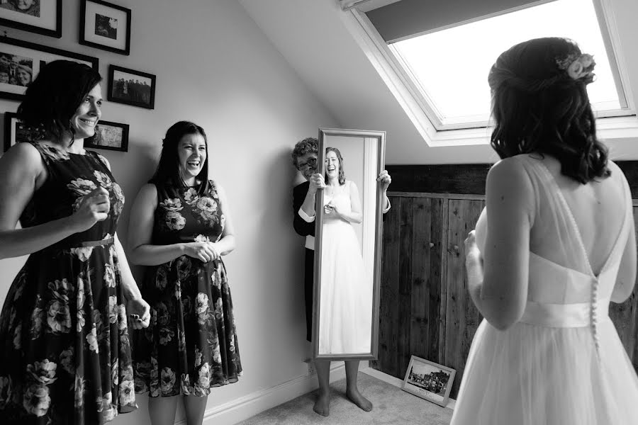 Wedding photographer Naomi Henderson (mustardyellow). Photo of 23 April 2020