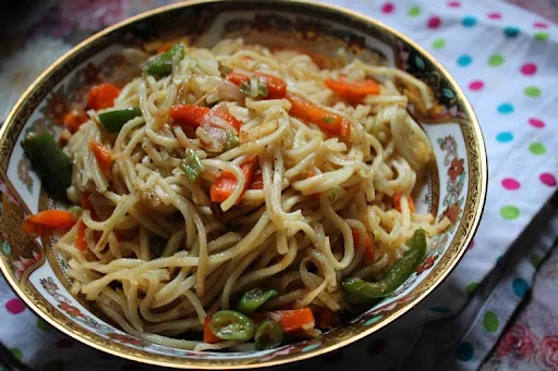 Veg Hakka Noodle