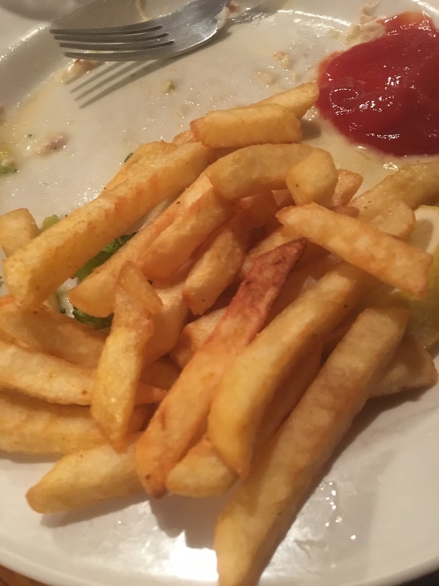 Gluten free fries from dedicated fryer- lobster tail was already inhaled before I remembered to take the photo.