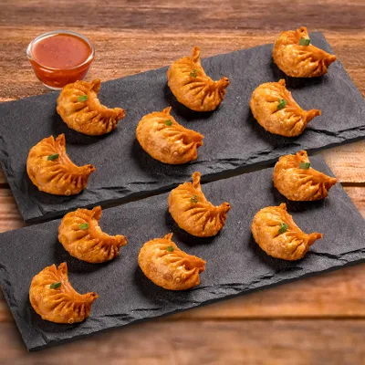 Fried Chicken Tikka Momos With Momo Chutney - 12 Pcs