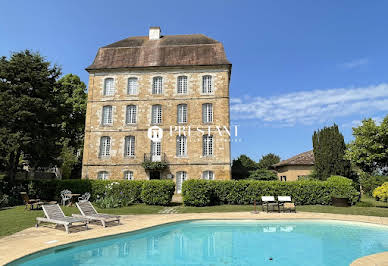 Maison avec piscine et terrasse 17