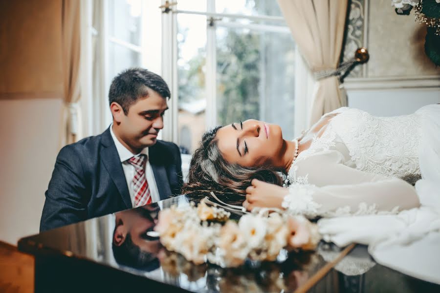 Свадебный фотограф Елизавета Конюхова (lisakonyukhova). Фотография от 11 апреля 2019