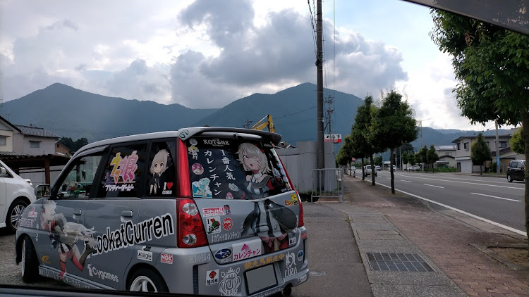 プレオの痛車・散財しまくりw・自己満足の世界・超鏡面ステンレスメッキモール・木目調パネルに関するカスタム事例の投稿画像1枚目