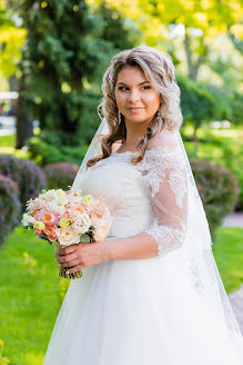 Fotografo di matrimoni Tiana Mars (tianamars). Foto del 9 maggio 2019