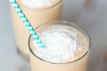 Homemade Fresh Peach Milkshake Recipe