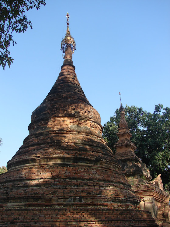 yadana sinme pagoda - inwa - ava