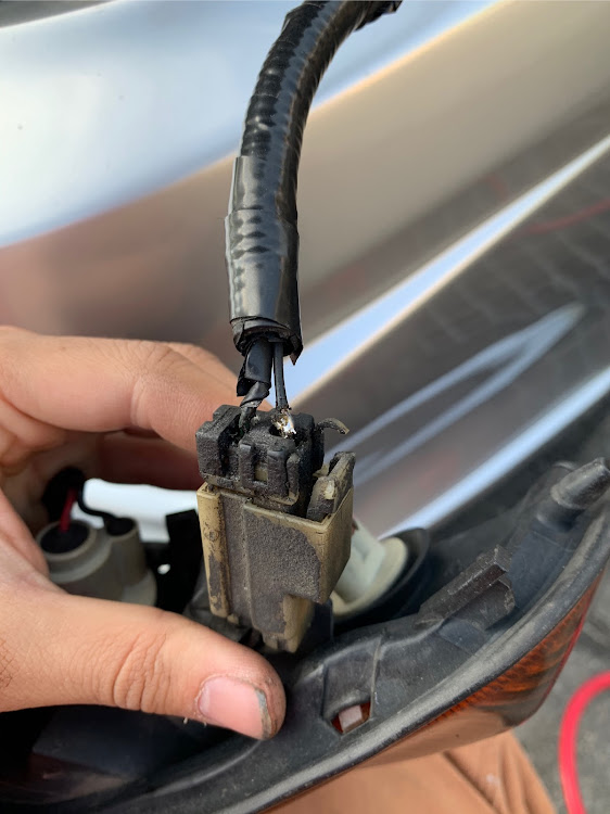 スカイライン GT-Rの整備記録・コネクター交換・リフレッシュ整備・ステッカー剥がし・洗車に関するカスタム事例の投稿画像3枚目