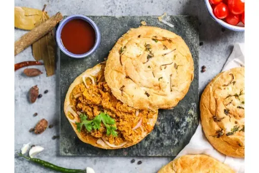 Chicken Keema Kashmiri Kulcha