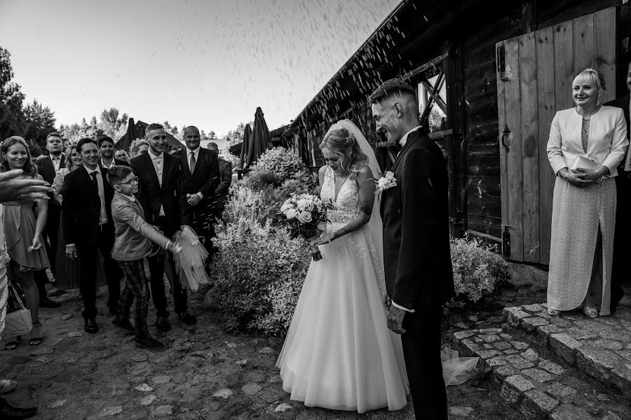 Wedding photographer Marzena Bezubik (pwqazrs). Photo of 15 May