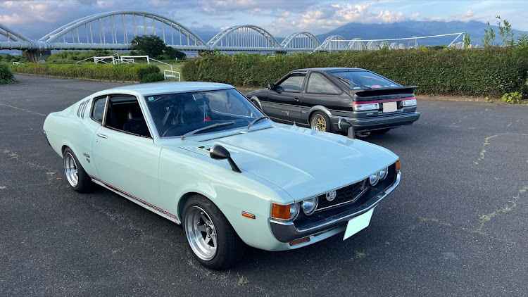 スプリンタートレノのセリカリフトバック2000GT・RA25・AE86・スプリンタートレノ・一人では無理なので、息子と一緒にに関するカスタム事例の投稿画像3枚目