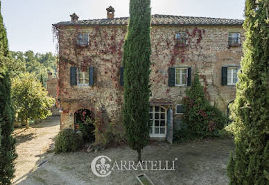 Farmhouse with outbuildings and garden 3