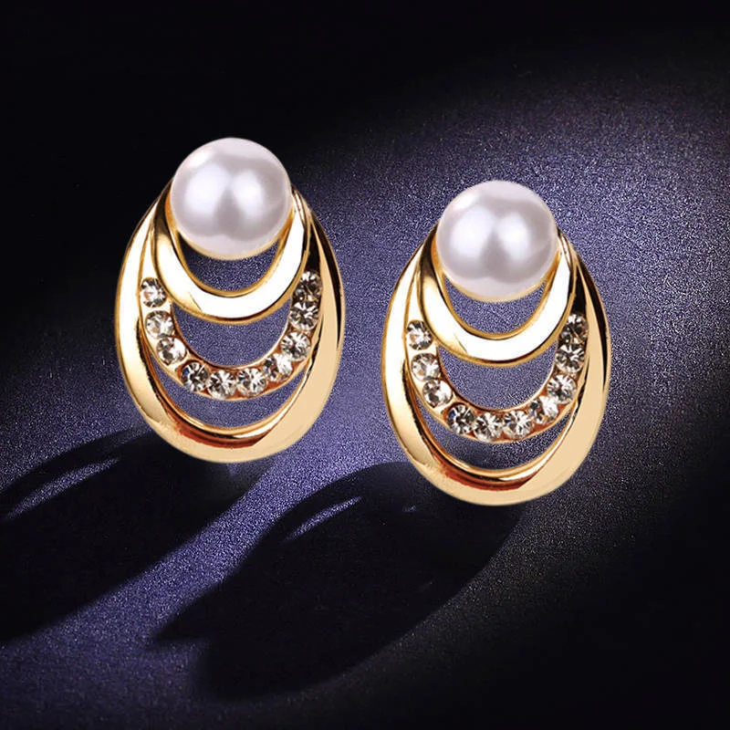 Title 6, Boucles doreilles longues argentées, perles et...