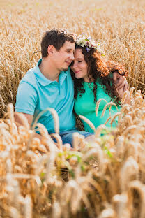 Fotografo di matrimoni Kaleriya Petrovskaya (lira192021). Foto del 24 ottobre 2015