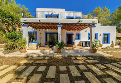 House with pool and terrace 1