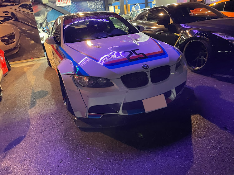 HARUTOさんが投稿した上郷サービスエリア・スーパーカー・Libertywalk・ランボルギーニ アヴェンタドール・BMW M3に関するカスタム事例の投稿画像2枚目