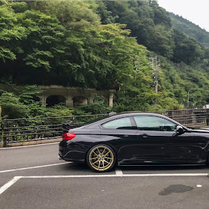 M4 クーペ F82