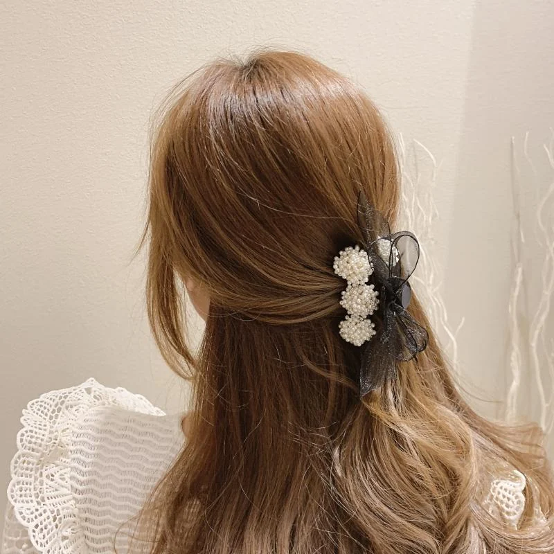 Title 2, Girls Large Hair Clip Back Head Grab Shark Cli...