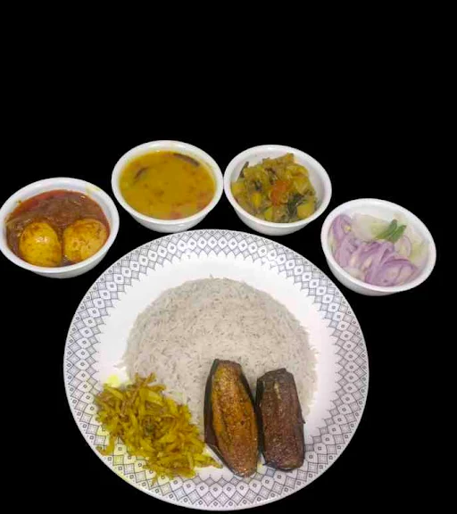 Egg Curry Badi Thali