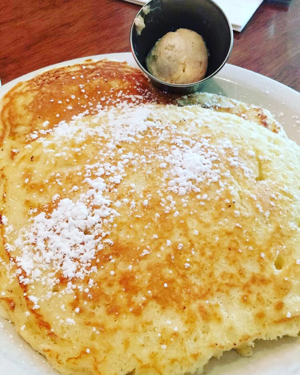 Gluten free pancakes. Didn’t actually taste them. I ordered the old standard while my bf ordered these. I got a stomach ache after starting to eat so didn’t want to take any further chance.