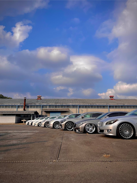 シーマのY51シーマ・Y51フーガ・ほぼ枠・三重MT・最高の思い出に関するカスタム事例の投稿画像2枚目