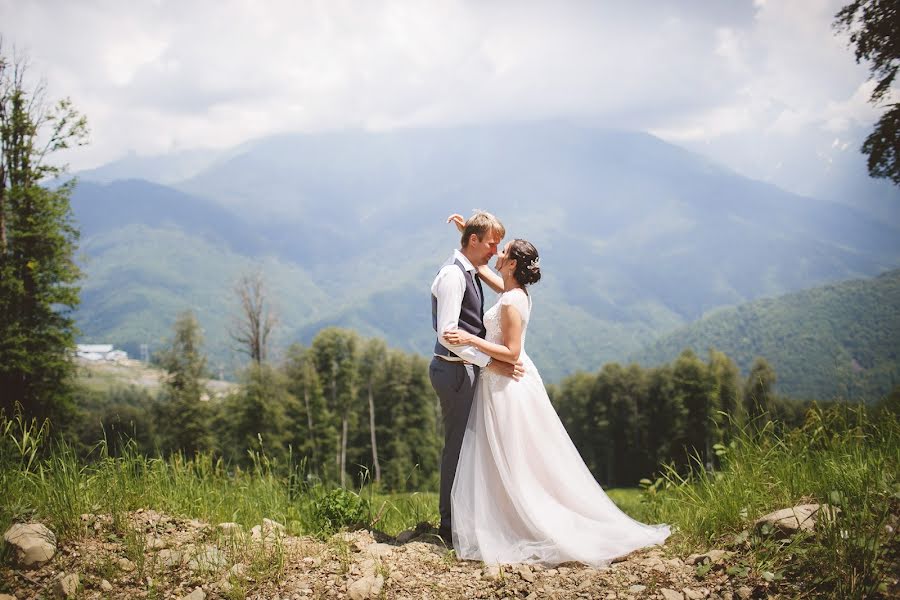 Fotografo di matrimoni Elena Kuznecova (elenka). Foto del 30 luglio 2017