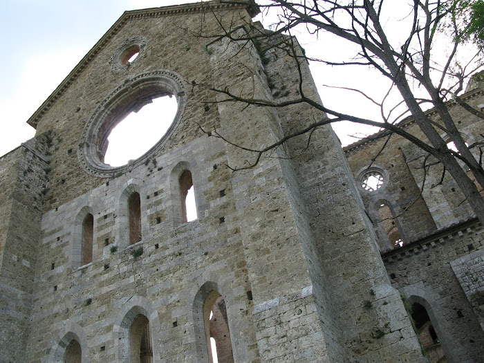 Il cielo e la terra, Abbazia di San Galgano (Chiusdino), Toscana