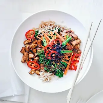 Bento bowl with sesame tofu - Lazy Cat Kitchen